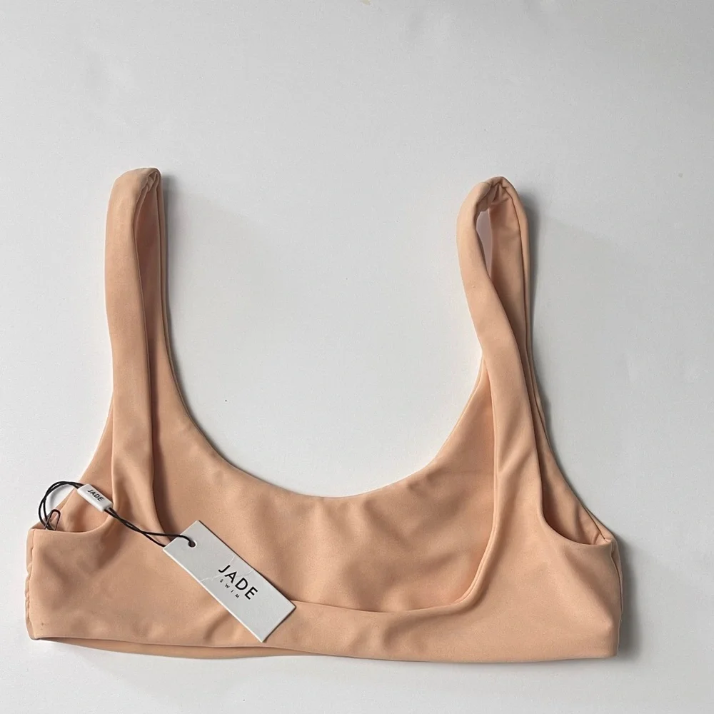 NWT Jade Bikini Top Rounded Edges Top Size Small